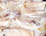 Une image de l'étape 4 de Escalopes de poulet crème fraîche champignons oignons 😋.