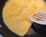 Hình bước làm 3 của món Trứng cuộn