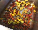 Une image de l'étape 4 de Conserves de piments verts aux tomates, ail et herbes aromatiques.