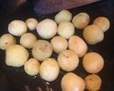 A picture of step 2 of Butter Garlic Potato.