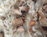Foto del paso 4 de la receta: Noddles ó tallarines de arroz con pollo