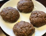 A picture of step 3 of Homemade Burger Patties.