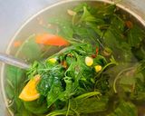 Foto langkah ke 4 dari resep Sayur bening bayam.