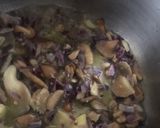 Foto del paso 4 de la receta: Hojaldre de vegetales al eneldo, con chía y pasas