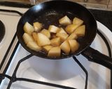Foto del paso 1 de la receta: Guiso de pollo con verduras y unas pelotitas