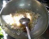 A picture of step 4 of Hariyali Pav Bhaji.