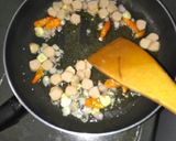 Foto langkah ke 2 dari resep Tumis Buncis Sosis Telur.