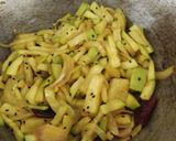 লাউ ভাজা (lau bhaja recipe in Bengali) রেসিপির ধাপ 2 ছবি