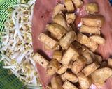 Foto langkah ke 1 dari resep Tauge Cah Tahu Sederhana.