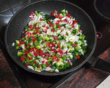 Foto del paso 2 de la receta: Empanadillas de pisto y pulpo adobado al horno
