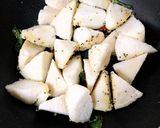 A picture of step 4 of Ghee Podi Idli.