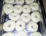Foto langkah ke 4 dari resep Donat gula-gula salju.