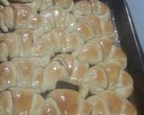 Foto del paso 3 de la receta: Medialunas con dulce de leche