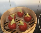Hình bước làm 6 của món Bánh gấc (tạo hình trái cà chua)