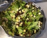 Une image de l'étape 5 de Salade feuille de chêne rouge au bleu de bresse et raisins (sauce au melfor).