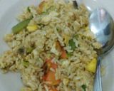 Foto langkah ke 5 dari resep Nasi goreng sayur.
