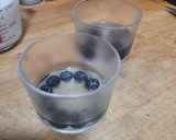 Foto del paso 6 de la receta: Vasitos de gelatina de coco y mermelada de frutos rojos 🥥