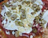 Foto del paso 4 de la receta: Pizza integral de espárragos y tomate con albahaca