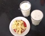 A picture of step 2 of Punjabi khoya lassi.