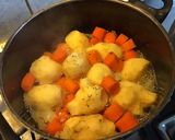 Une image de l'étape 4 de Gratin de topinambours et carottes à la saucisse du Jura.