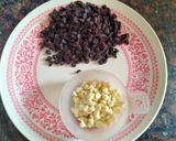 A picture of step 1 of Pomegranate and coconut flakes Dark chocolate bark.