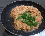 A picture of step 5 of Diwani handi (in green gravy).