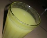 A picture of step 1 of Cocumber drink.