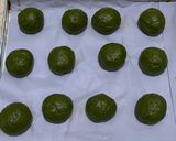 Foto langkah ke 6 dari resep Bombolono matcha strawberry.