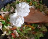 Foto del paso 2 de la receta: Canastitas de zapallitos y pollo