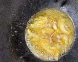 Foto langkah ke 6 dari resep Cumi dan Udang Saus Padang.