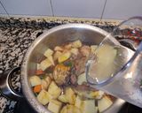 Foto del paso 10 de la receta: Guisado de muslitos de pollo con patatas