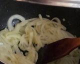 Foto del paso 2 de la receta: One pot pasta de zapallitos y fusilli de lentejas rojas 🍝 Salteado de zapallito y pasta sin gluten