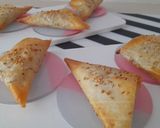 A picture of step 7 of Chicken Curry Samosas.
