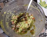 Foto del paso 1 de la receta: Huevos rellenos de guacamole
