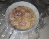 Foto del paso 3 de la receta: Huevo escalfado con queso y bacon