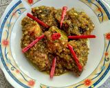 Foto langkah ke 3 dari resep Ayam bacem dicabein alias ayam bacem cabe hijau.