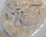 Foto del paso 3 de la receta Pollo con salsa de champiñones a la pimienta verde