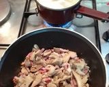 Foto del paso 2 de la receta Tallarines con setas y bacon al roquefort