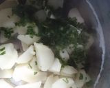 Foto del paso 2 de la receta: Papas al perejil con pollo a la crema 😋