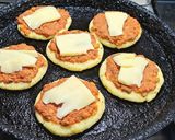 Foto del paso 4 de la receta: Pizzetas de papa sin tacc