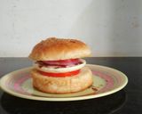 A picture of step 4 of Sunny sideup egg burger.
