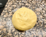 Foto del paso 3 de la receta: Pastel de Navidad relleno con crema “sin gluten”