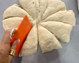 Foto del paso 5 de la receta: Bollos de leche y queso