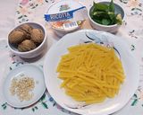Foto del passaggio 1 della ricetta Pennette con crema di basilico e ricotta