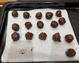 Foto langkah ke 8 dari resep Homemade Ferrero Rocher.