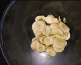 A picture of step 1 of Wheat flour banana cake.