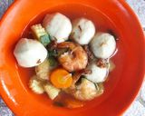 Foto langkah ke 3 dari resep Sop Bakso Ikan.