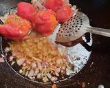 A picture of step 2 of 3 Spice khatti karahi.