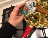 Foto del paso 7 de la receta: Guiso de verduras con salmón a la plancha