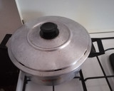 Foto del paso 4 de la receta: Bizcocho de yogur en olla horno antigua